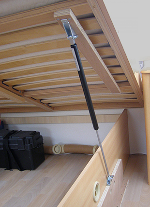 Tempat Tidur Perumahan